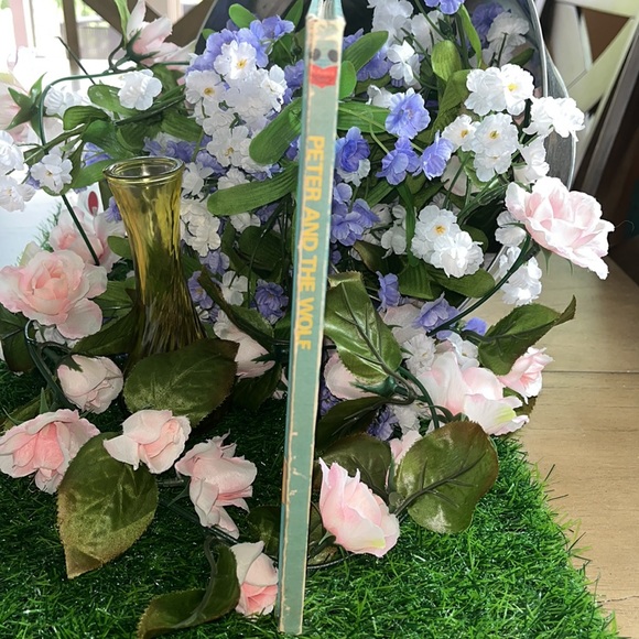 Vintage Disney Book "Peter and the Wolf" Written in 1974 - Picture 9 of 13